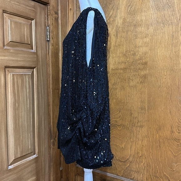 Roaman’s Plus Size Cold Shoulder Black Sequin Tunic Top Size 2X 26/28 - NWOT - Picture 4 of 8